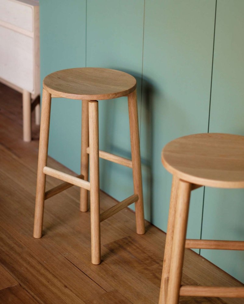 cenzo-round-float-stool-1